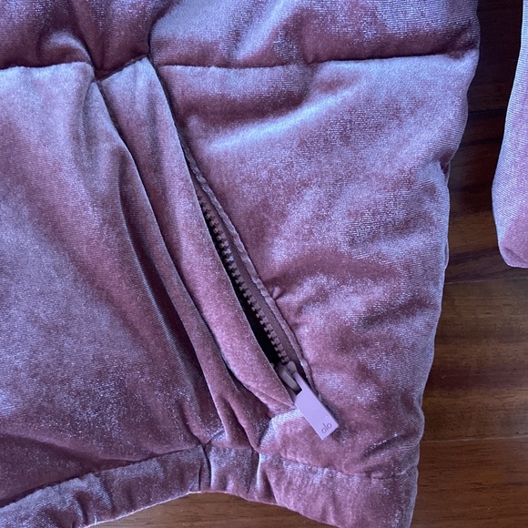 Alo Puffer Jacket - Picture 5 of 7